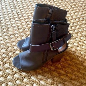 Dolce Vita Teisha Open Toe Ankle Boots